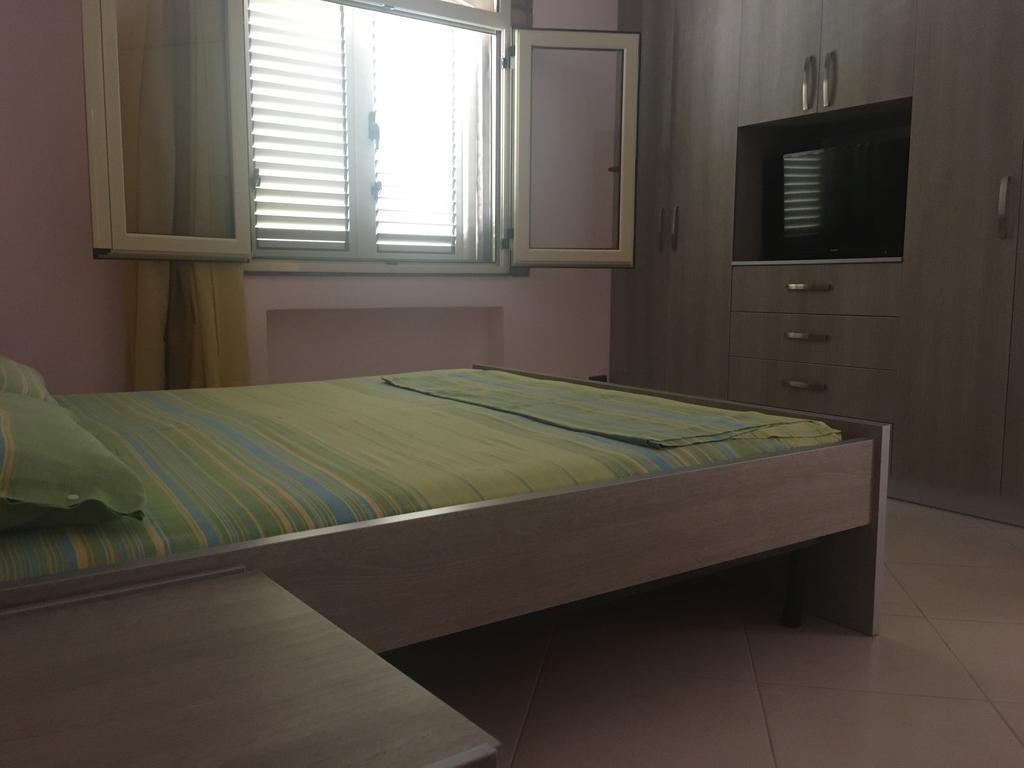 Villa Elvis Guesthouse Orikum Kültér fotó